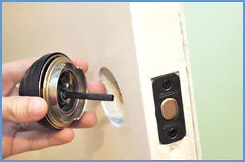 State Locksmith Services San Diego, CA 619-824-3439 - 5-change-locks-service